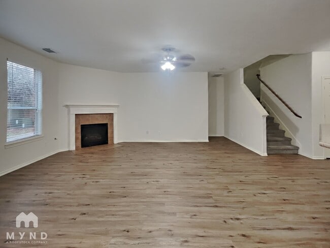 4914 Forest Hurst Dr in Spring, TX - Foto de edificio - Building Photo