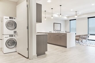 1001 Monroe Ave NW-Unit -407 in Grand Rapids, MI - Building Photo - Building Photo