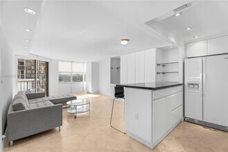 1901 Brickell Ave in Miami, FL - Building Photo - Building Photo