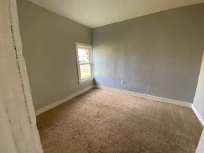 49 E 9th St in Oswego, NY - Building Photo - Building Photo