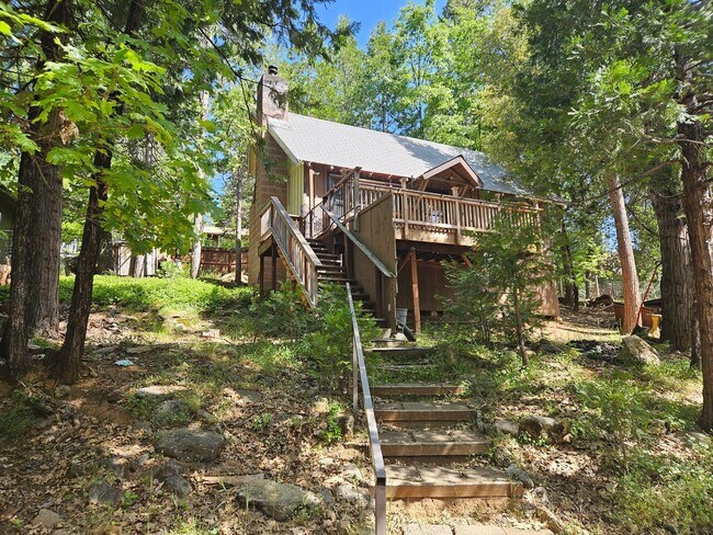 20740 Hekeke Ln in Mi Wuk Village, CA - Foto de edificio - Building Photo