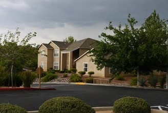 Casa Bonita in Nogales, AZ - Foto de edificio - Building Photo