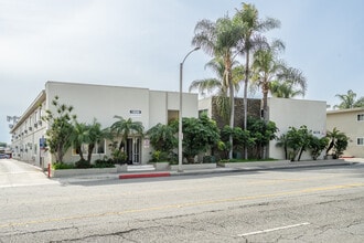 Hudson Ridge Apartments in Fullerton, CA - Foto de edificio - Building Photo