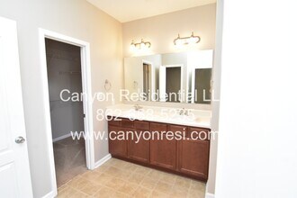 3637 Crosswinds Dr in Hope Mills, NC - Building Photo - Building Photo