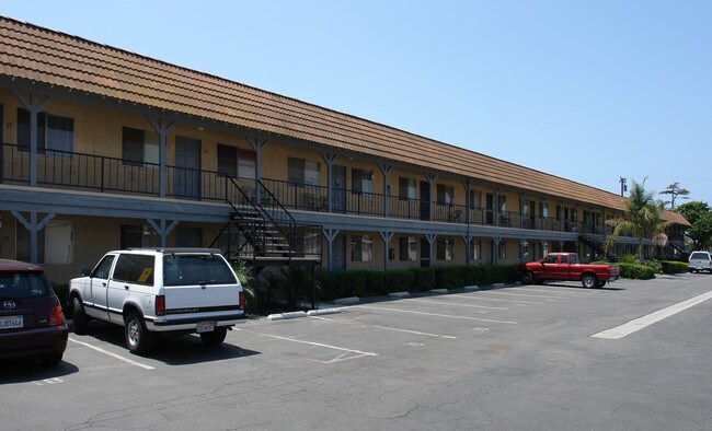 Huntington Beach Apartments in Huntington Beach, CA - Foto de edificio - Building Photo
