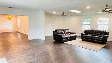 10303 Pippin Ln in Royal Palm Beach, FL - Building Photo - Building Photo