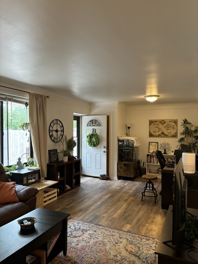 219 W 12 Mile Rd, Unit B
