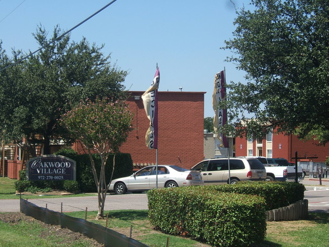 Spanish Lagos Apartments in Mesquite, TX - Building Photo - Building Photo