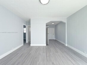 1010 Opa-locka Blvd in Opa Locka, FL - Building Photo - Building Photo