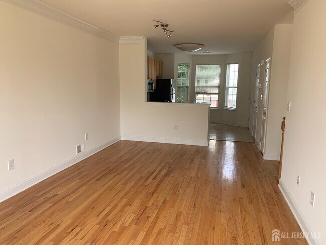 5 Grzyb Terrace in Sayreville, NJ - Building Photo - Building Photo