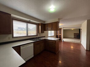 970 S 55th Pl in Springfield, OR - Building Photo - Building Photo