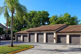 4541 W McNab Rd-Unit -24 in Pompano Beach, FL - Building Photo - Building Photo