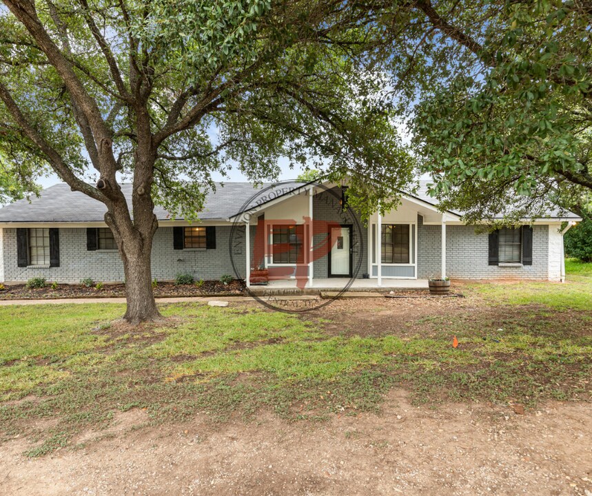 521 Jancy Dr in Robinson, TX - Building Photo