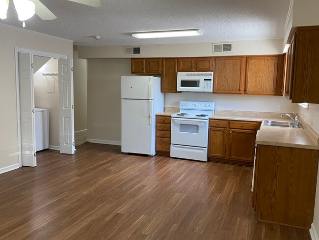 3032 Ponce de Leon St, Unit 3030 in New Orleans, LA - Building Photo - Building Photo