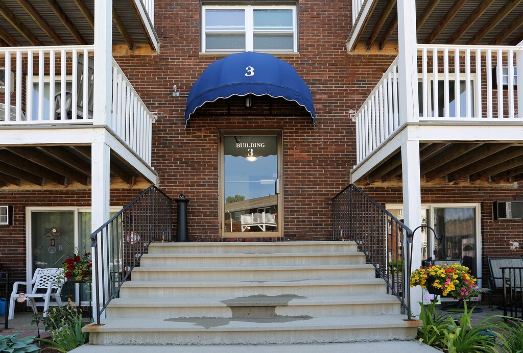 Lonvale Gardens Amesbury, MA Apartments