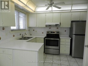 3367 Verhoeven Dr in Mississauga, ON - Building Photo - Building Photo