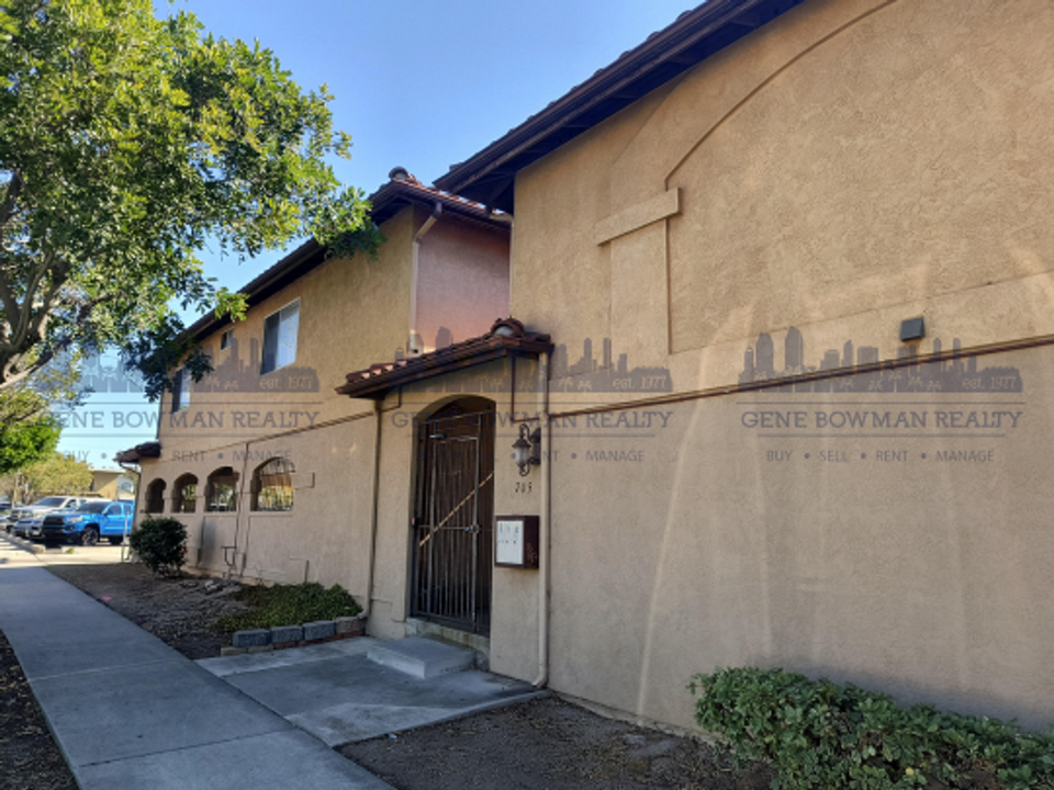 705 B Ave in National City, CA - Building Photo