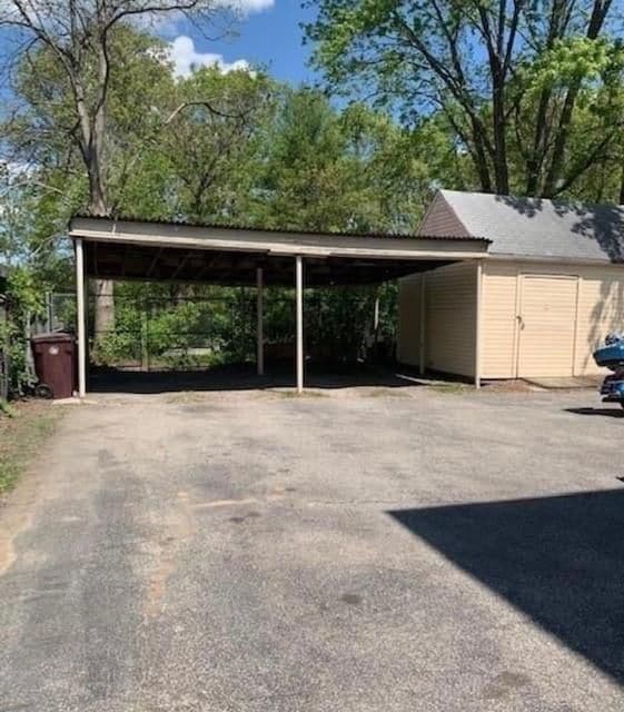 217 Newland Ave in Woonsocket, RI - Foto de edificio - Building Photo