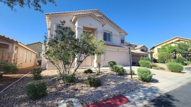 366 July Jewel Ave in Las Vegas, NV - Building Photo - Building Photo