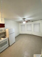 354 Paterson Plank Rd in Jersey City, NJ - Building Photo - Building Photo