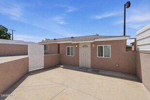 2048 W 112th St in Los Angeles, CA - Building Photo