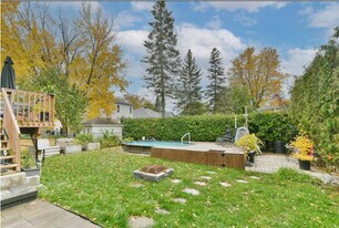 1080 49E Av in Laval, QC - Building Photo