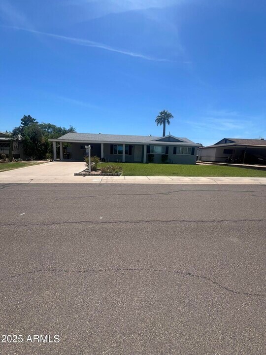 125 E Papago Dr in Tempe, AZ - Building Photo