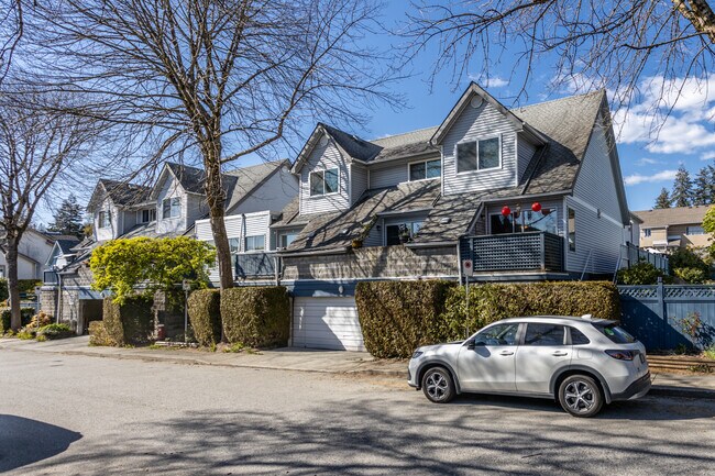 856 Tobruck Av in North Vancouver, BC - Building Photo - Building Photo