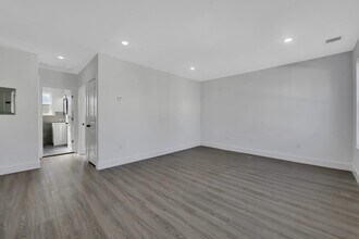 55 Congress St-Unit -2 in Jersey City, NJ - Foto de edificio - Building Photo