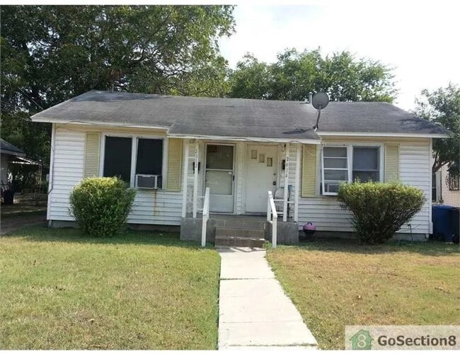 property at 2014 E Crockett St