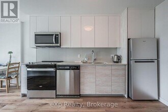 60 Frederick St in Kitchener, ON - Building Photo - Building Photo