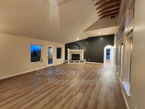 1965 Baker View Dr in Sequim, WA - Building Photo - Building Photo