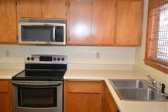 2442 N Earle Dr in Flagstaff, AZ - Building Photo - Building Photo