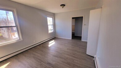 531 W Haight Ave in Arlington, NY - Building Photo - Building Photo