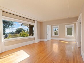 1020 Elsinore Ave in Oakland, CA - Building Photo - Building Photo