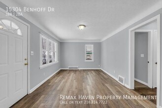 15304 Benhoff Dr in Maple Heights, OH - Building Photo - Building Photo