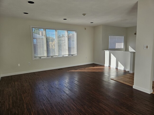 15 Pitcairn St-Unit -1 in Revere, MA - Building Photo - Building Photo