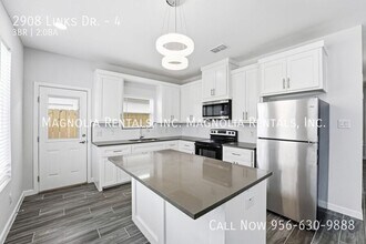 2908 S Links Dr, Unit 4 in Edinburg, TX - Building Photo - Building Photo