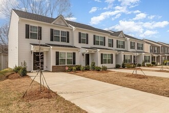 5357 Eneida Sue Dr in Charlotte, NC - Building Photo - Building Photo