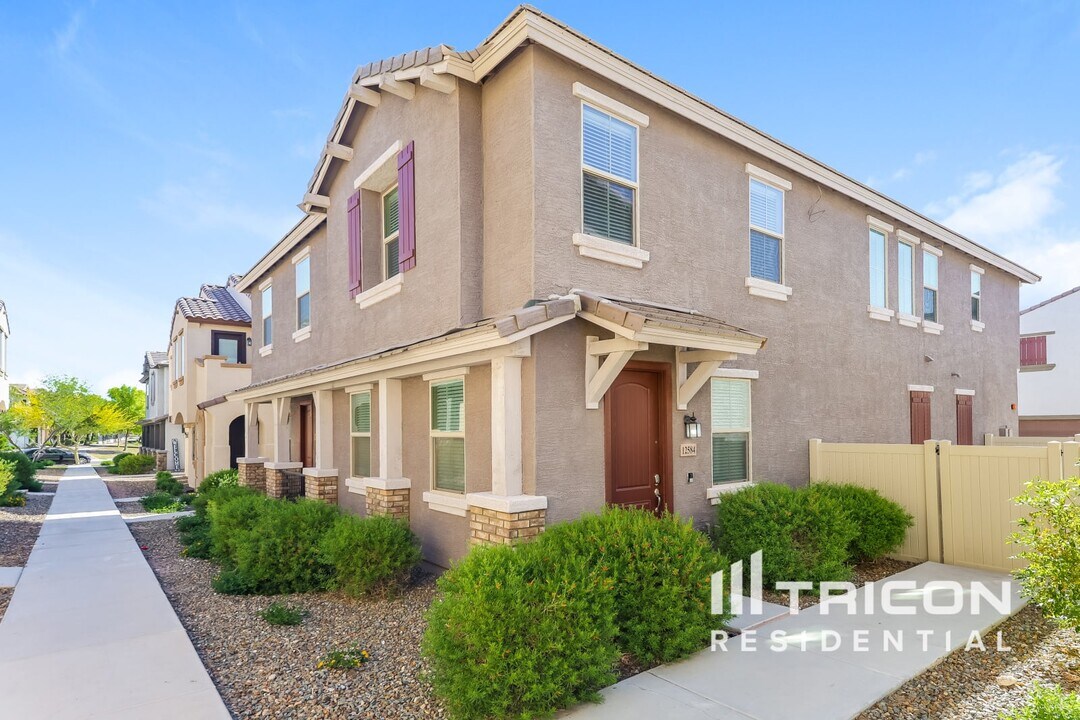 12584 W Lindbergh Dr in Peoria, AZ - Building Photo