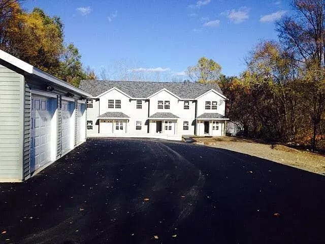 369 W Sand Lake Rd in Wynantskill, NY - Building Photo - Building Photo