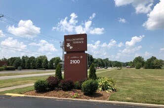 2100 Greentree in Jeffersonville, IN - Building Photo - Building Photo