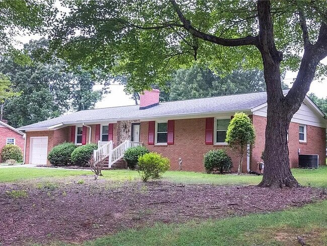 6112 Lea Ray Dr in Greensboro, NC - Building Photo - Building Photo