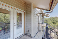 9747 Whitehurst Dr, Unit 70 in Dallas, TX - Building Photo - Building Photo