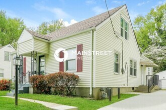 140 Mills Dr in Louisville, KY - Building Photo - Building Photo