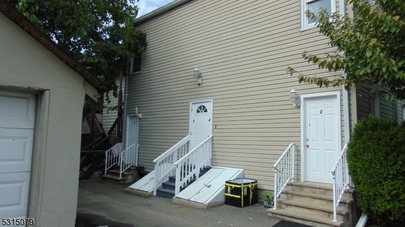 26 Harrison St, Unit 3 in Belleville, NJ - Building Photo