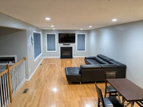 477 America Blvd in Ashland, MA - Building Photo - Building Photo