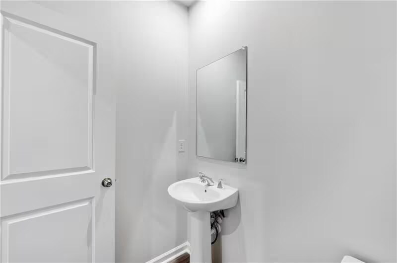 1004 Taylor Ct in Acworth, GA - Building Photo