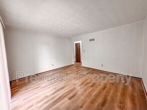 1938 S Willow Ave in Independence, MO - Building Photo - Building Photo