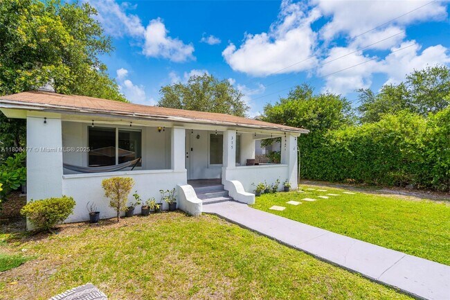 315 NW 50th St in Miami, FL - Building Photo - Building Photo